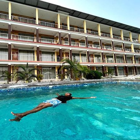 Royal Villa Beach Resort Govind Nagar Dış mekan fotoğraf